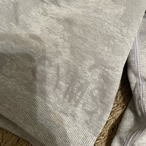 Gymshark camo longsleeve crop top - Picture 4 of 5